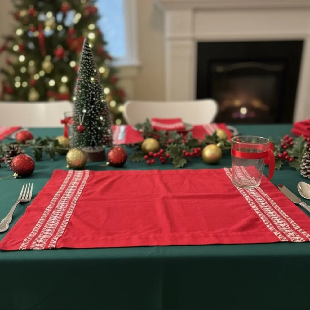 Set of 8 Red Embroidered Placemats 18x14 Holiday Christmas Table Decor Festive - Picture 2 of 7